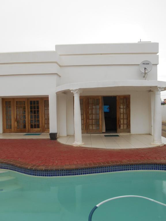 Maison Calme Gaborone Exterior photo