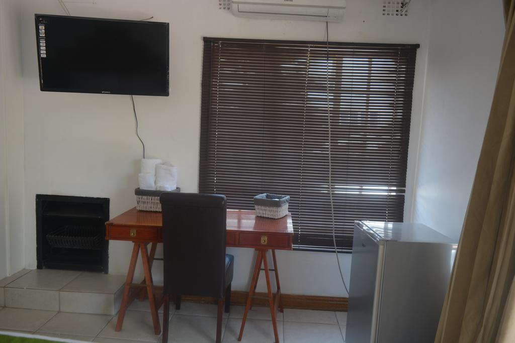 Maison Calme Gaborone Exterior photo
